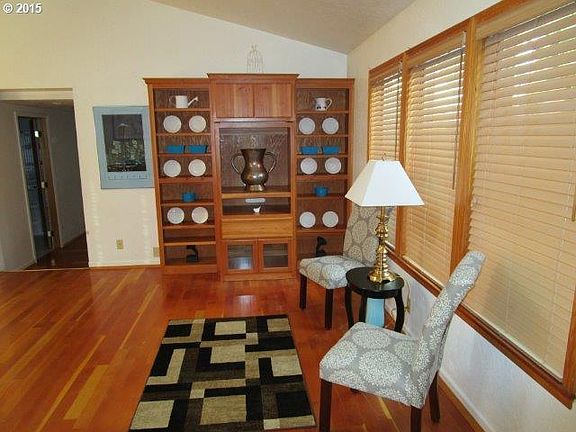 3rd image of 82464 Hillview Dr