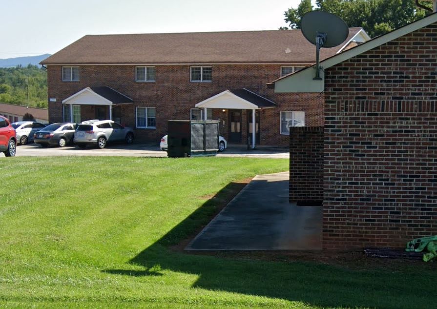 2nd image of 121 Morrisfield Ln #10-N