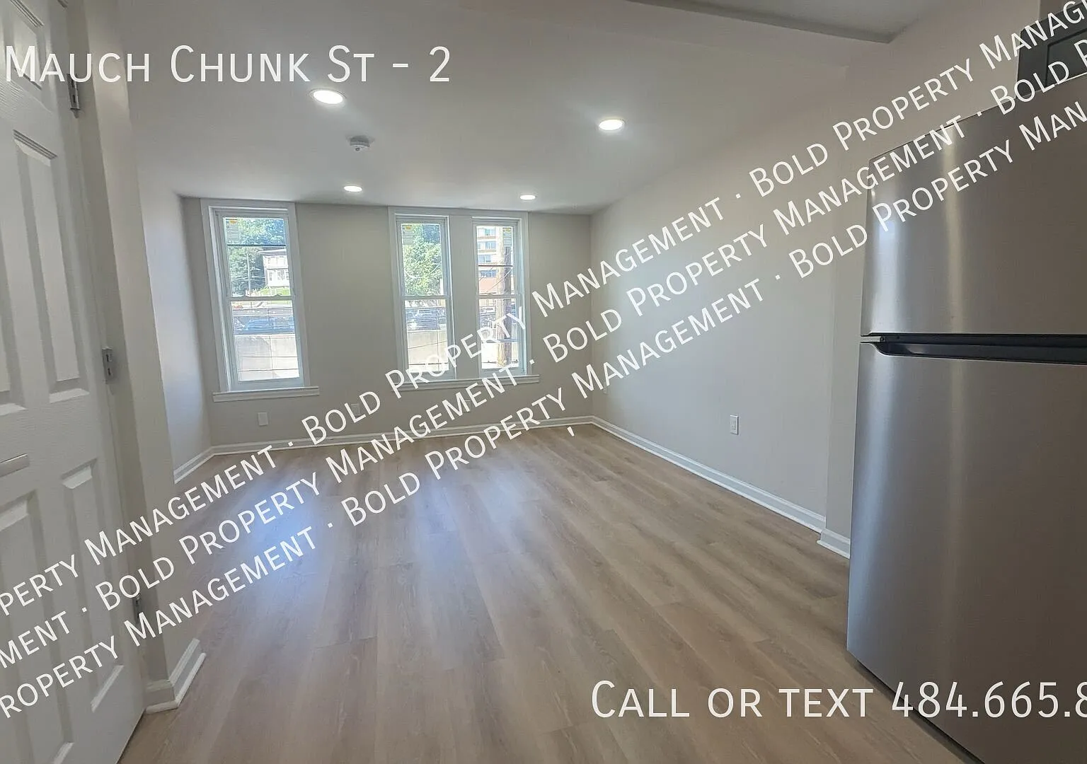 2 Bedroom 1 Bath plus a bonus room — Photo 2