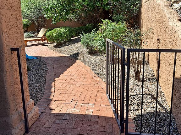 3rd image of 1323 E Stoney Canyon Cir