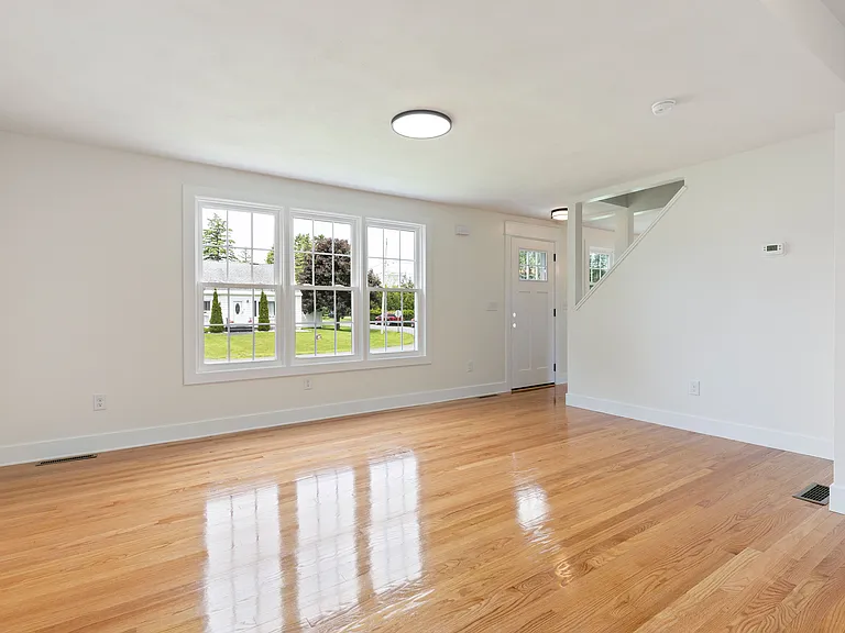 116 Winchester Dr — Photo 16