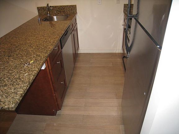 5th image of 2543 23rd St APT 1