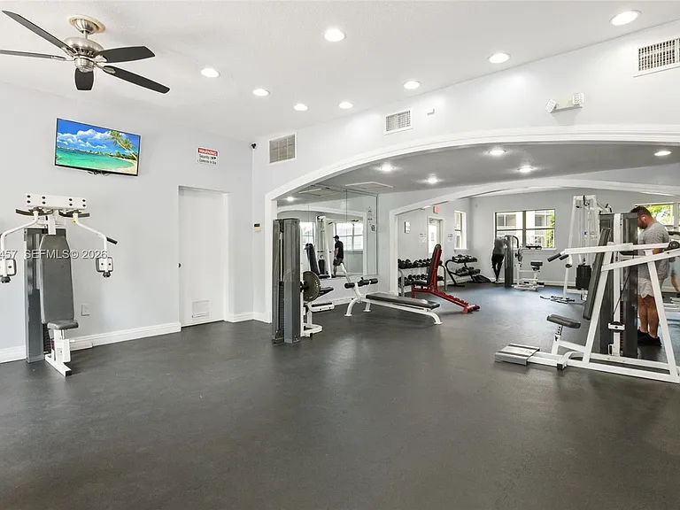 8373 Lake Dr #201 — Photo 34