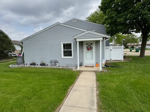 1521 E Stonehenge Dr #1521, Sycamore, IL 60178