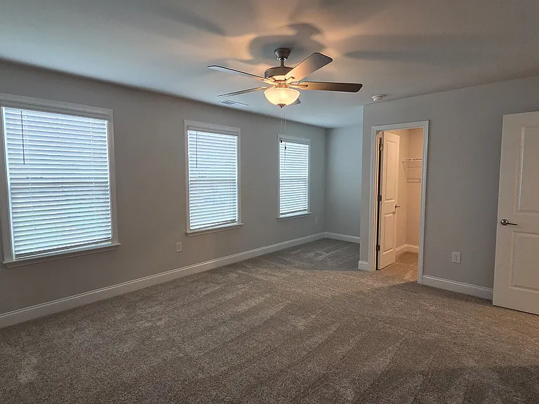 521 Elkwood Ln — Photo 37