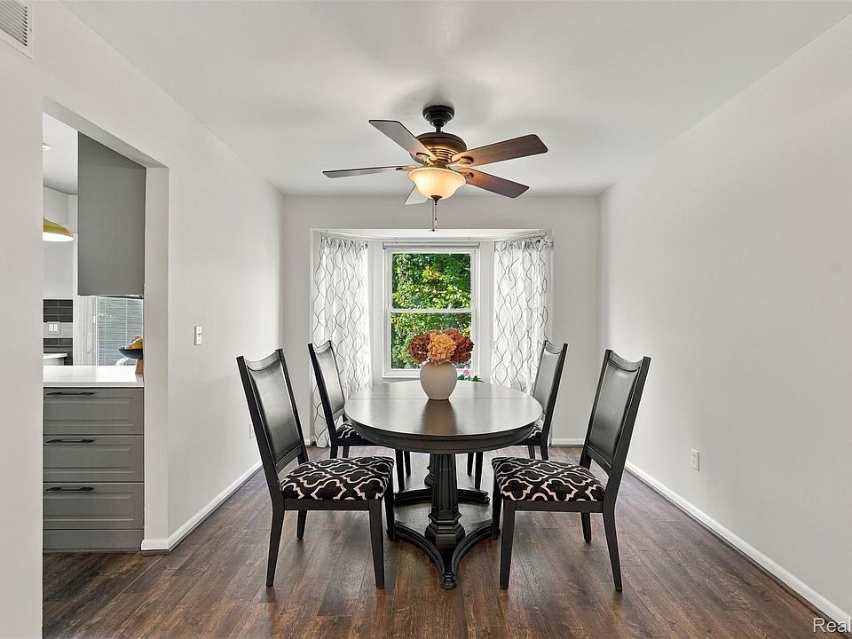 28211 Yorktown Rd, photo 17