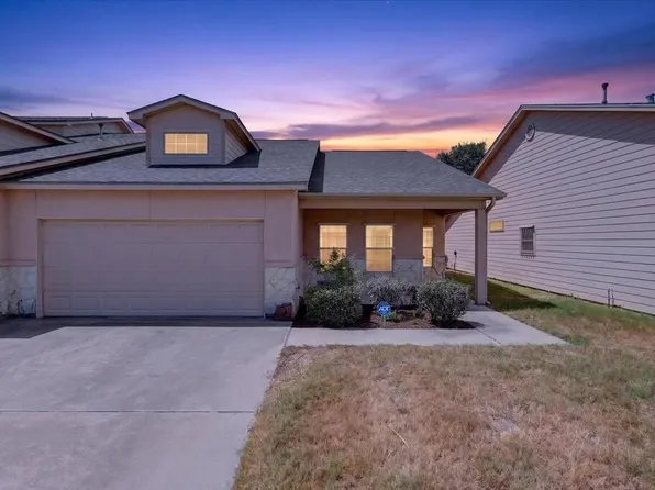 18 Olde Towne Ln, Rockport, TX 78382
