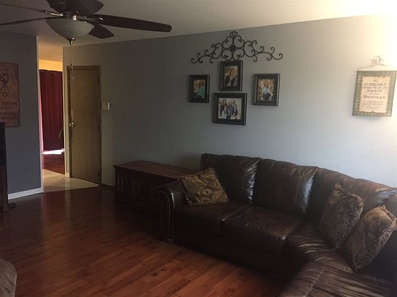 5th image of 3025 Hillcrest Dr