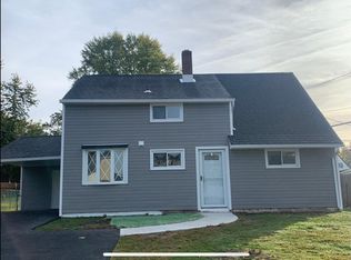 6 Inwood Rd, Levittown, PA 19057