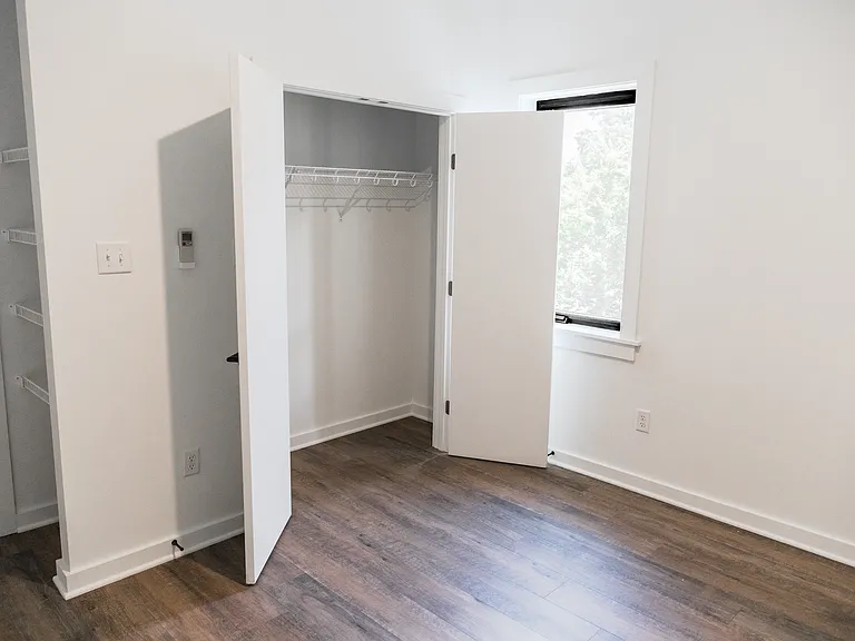 1260 Parkwood Ave — Photo 36