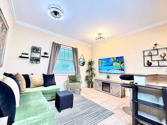 2nd image of 509 S Willow Ave APT 1