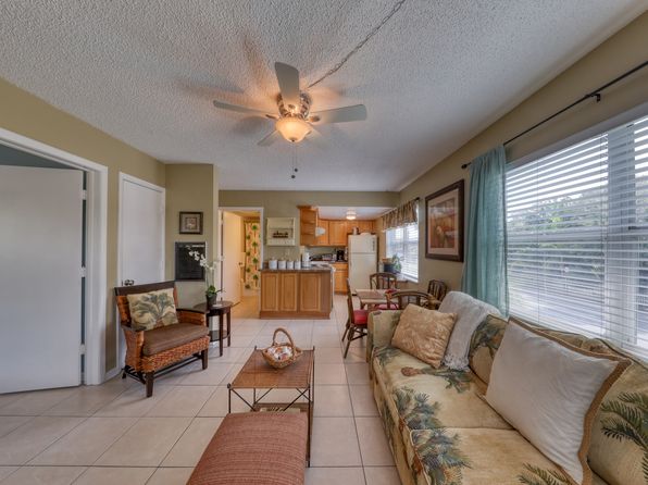 209 1st St APT 2
