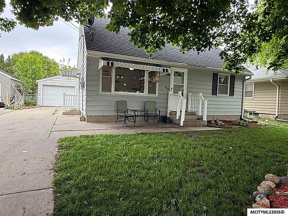 2nd image of 908 S Virginia Ave