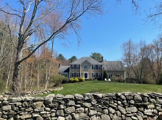 34 Quissett Rd, Mendon, MA 01756