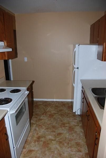 2nd image of 5418 52nd St #303
