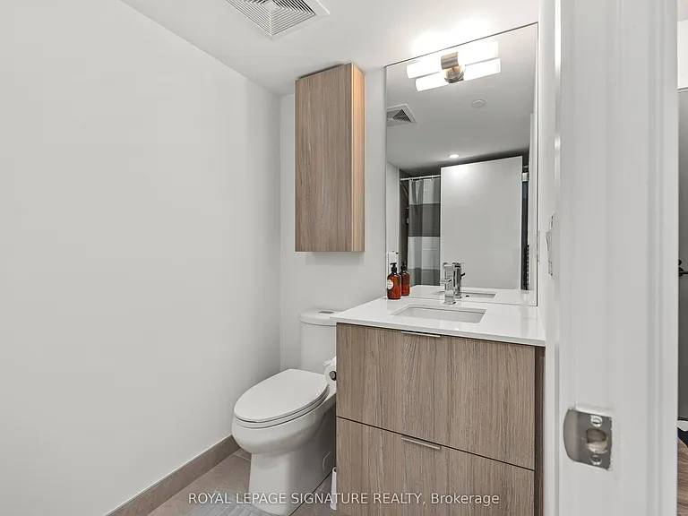 47 Mutual St #1002 — Photo 14