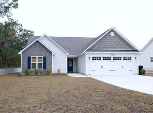 304 Crawford St, Holly Ridge, NC 28445