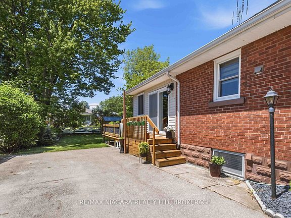 3rd image of 86 Clare Ave