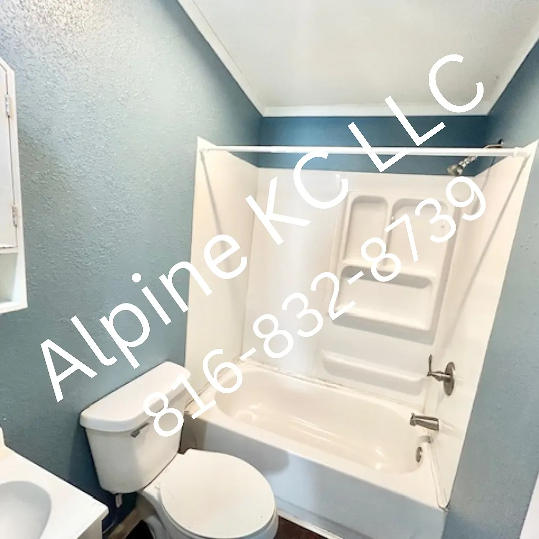 3 bed, 900 sqft, $1,200 — Photo 4