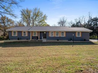 21 Coachman Ln, Villa Ridge, MO 63089