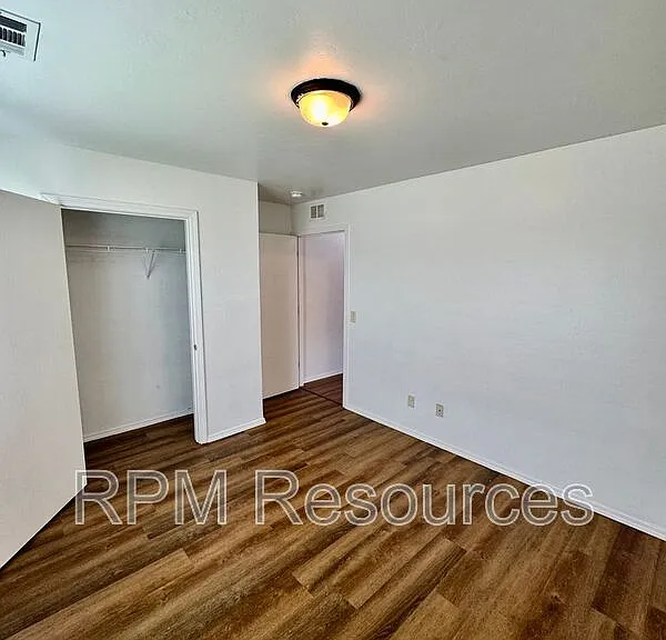 7404 Park Meadow Dr — Photo 18