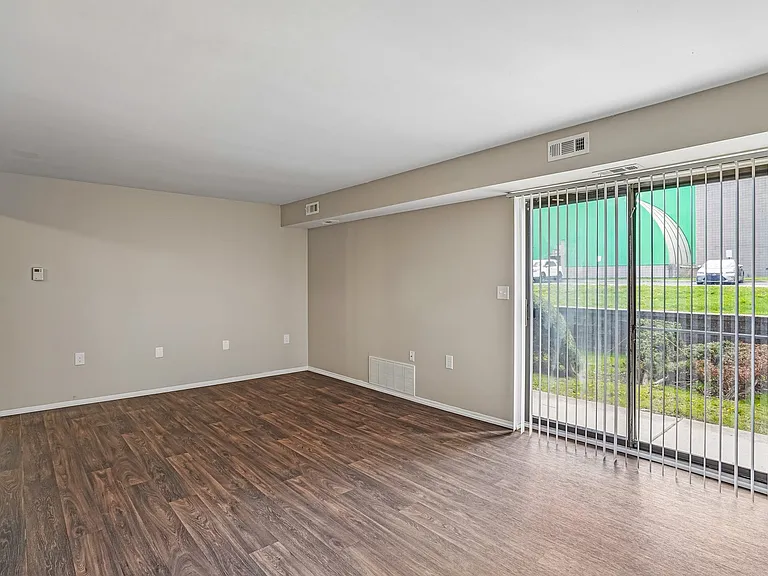 Regency Place Apartments — Photo 25