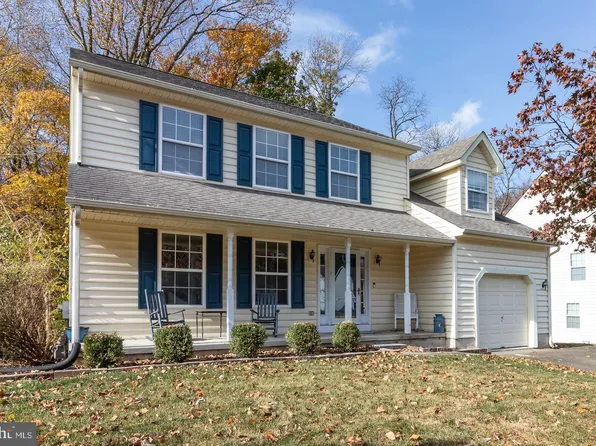 9 Deerpath Ct, West Grove, PA 19390