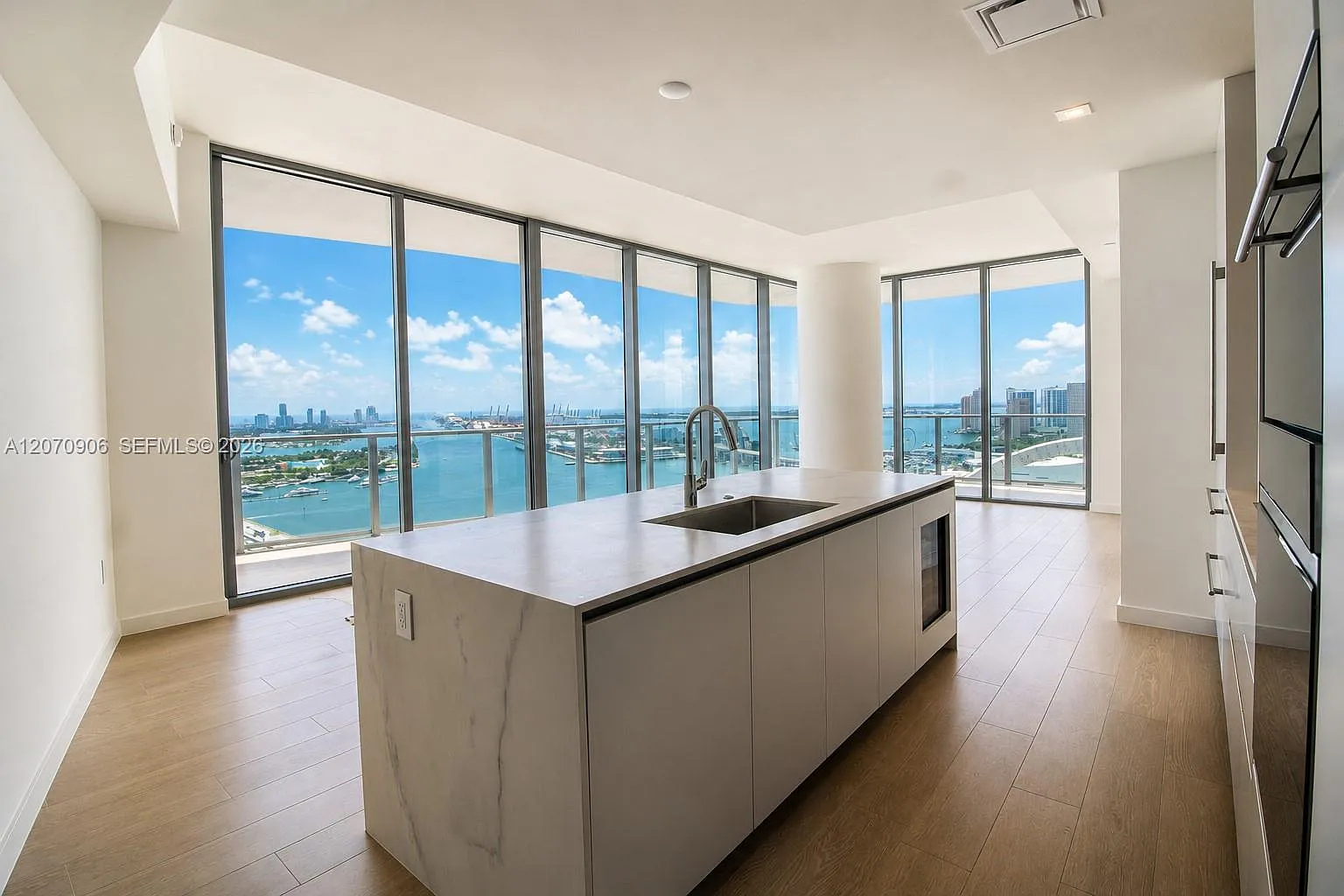 Casa Bella Residences — Photo 1