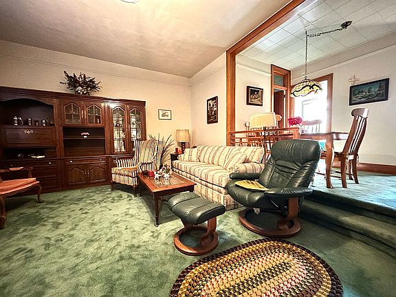 5th image of 8205 Ankener Ave