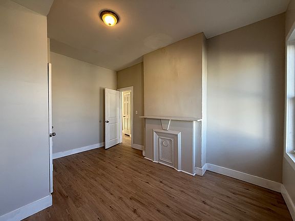 4th image of 216 Claremont Ave #2E