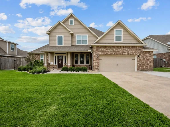 9723 Suffolk Downs Dr, Mont Belvieu, TX 77523