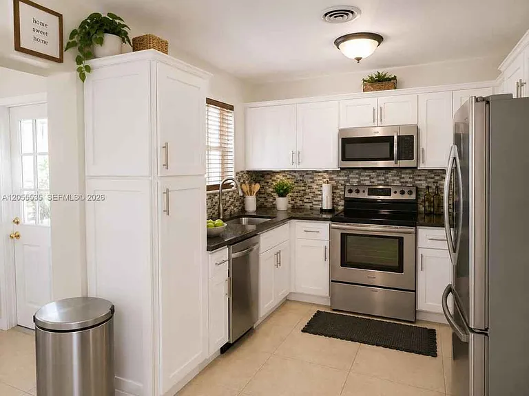 171 SW 23rd St — Photo 20