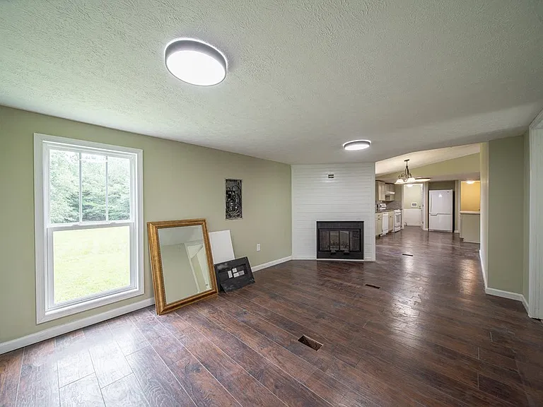 70 Shephard Dr — Photo 25