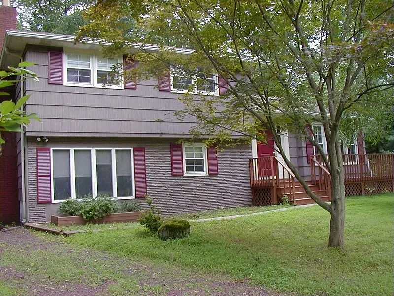 910 Brown Rd photo 1