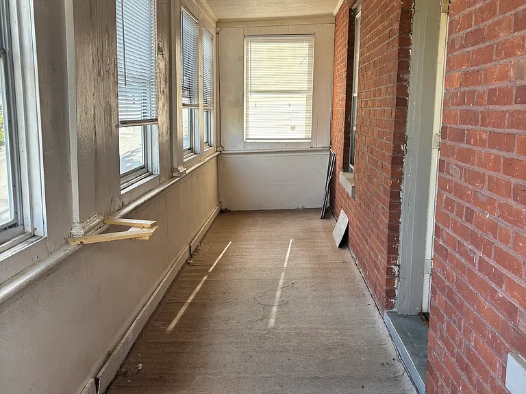 74 Roosevelt Ave — Photo 9