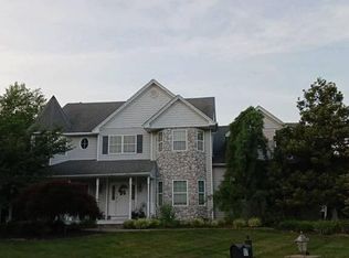 17 Cypress Ct, Miller Place, NY 11764