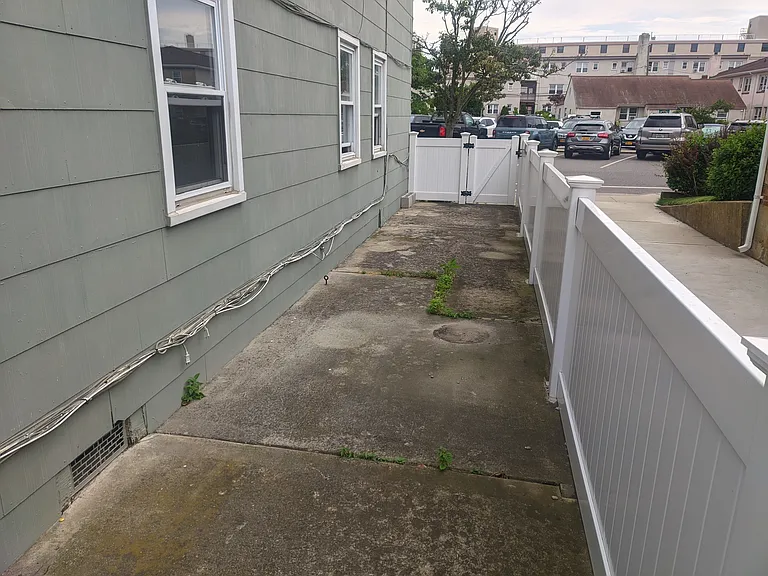 Harding Ave — Photo 8