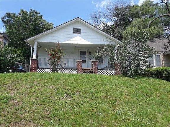 2nd image of 3716 Wood Ave