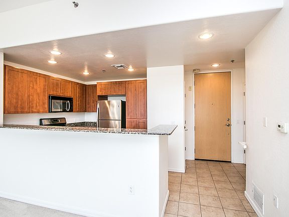 5th image of 2302 N Central Ave Unit 604
