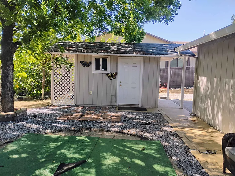 7331 Jonella Way — Photo 16