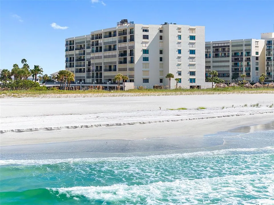 1400 Gulf Blvd #104