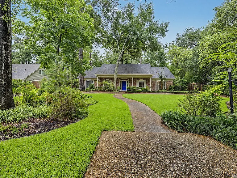 10811 Hunters Forest Dr — Photo 2