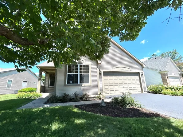 21214 Lily Lake Ln, Crest Hill, IL 60403
