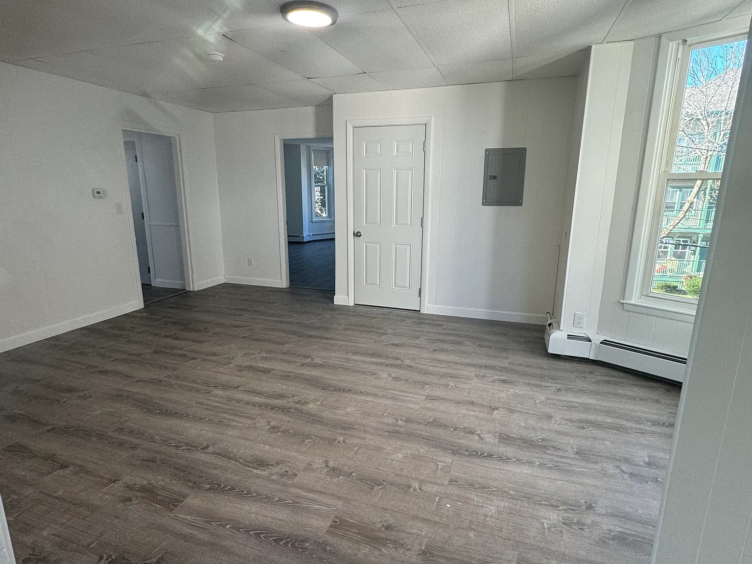 3 bed, 1300 sqft, $1,900 — Photo 4