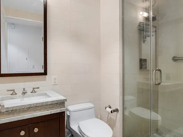 80 Riverside Boulevard image 6 of 16