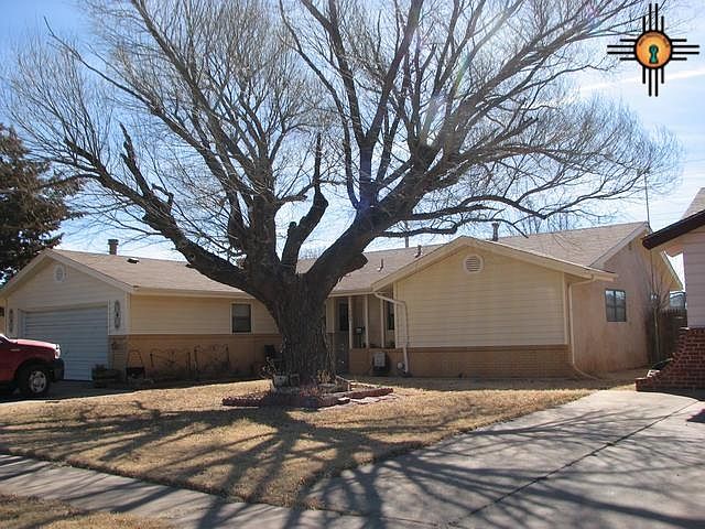 1st image of 909 W Christopher Dr