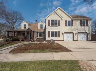 604 E Maple St, Lombard, IL 60148