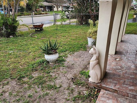 4th image of 1301 NW 31st Way