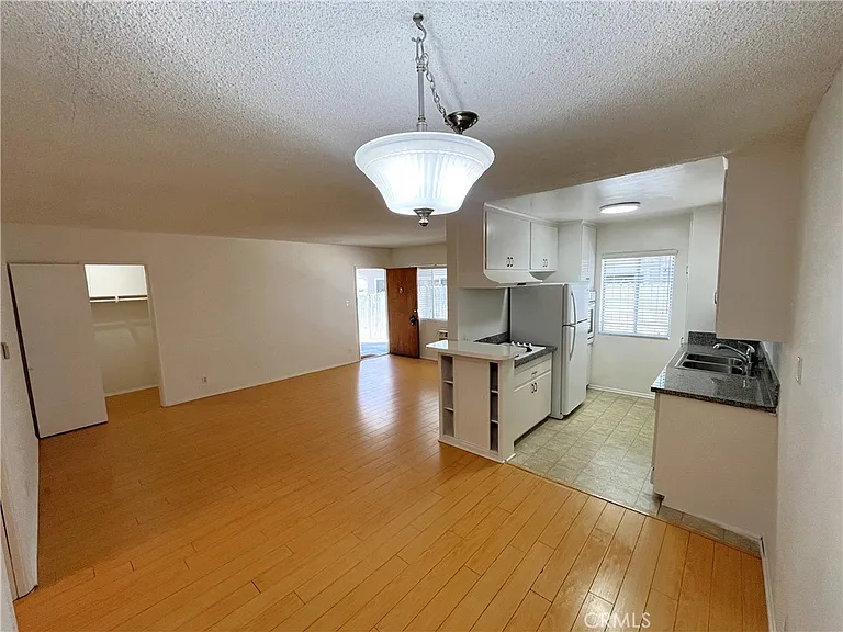 1933 Pelham Ave #3 — Photo 6