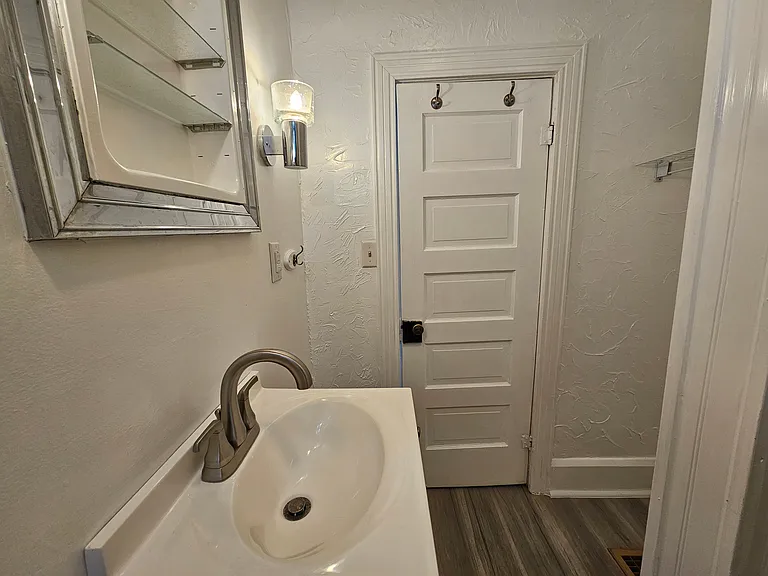 816 W Wayne St — Photo 17